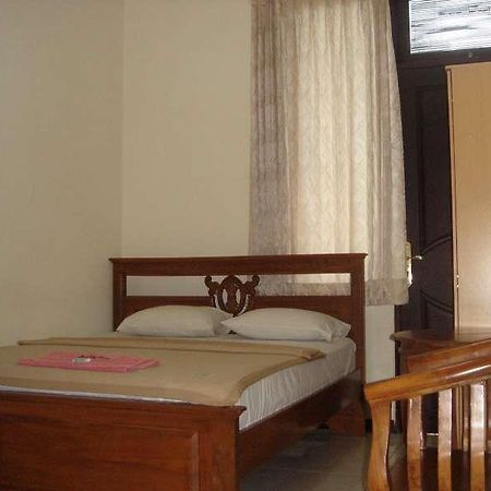Hotel Paprica 1 Surabaya Buitenkant foto