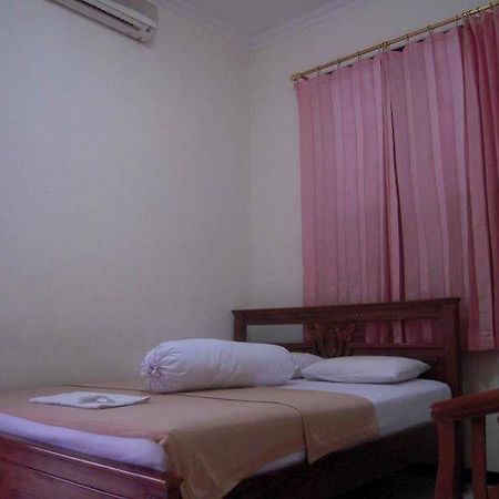 Hotel Paprica 1 Surabaya Buitenkant foto