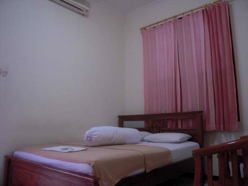 Hotel Paprica 1 Surabaya Buitenkant foto